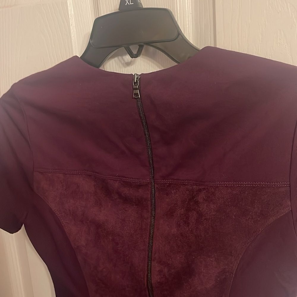 BCBG MaxAzria Peplum Blouse. XSmall - Picture 6 of 7